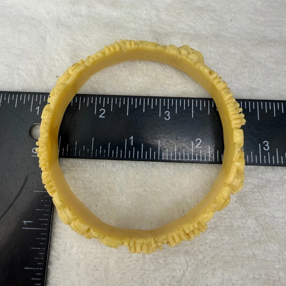 Vintage Molded Celluloid Floral Bangle Bracelet Yellow Rose Daisy Resin 8